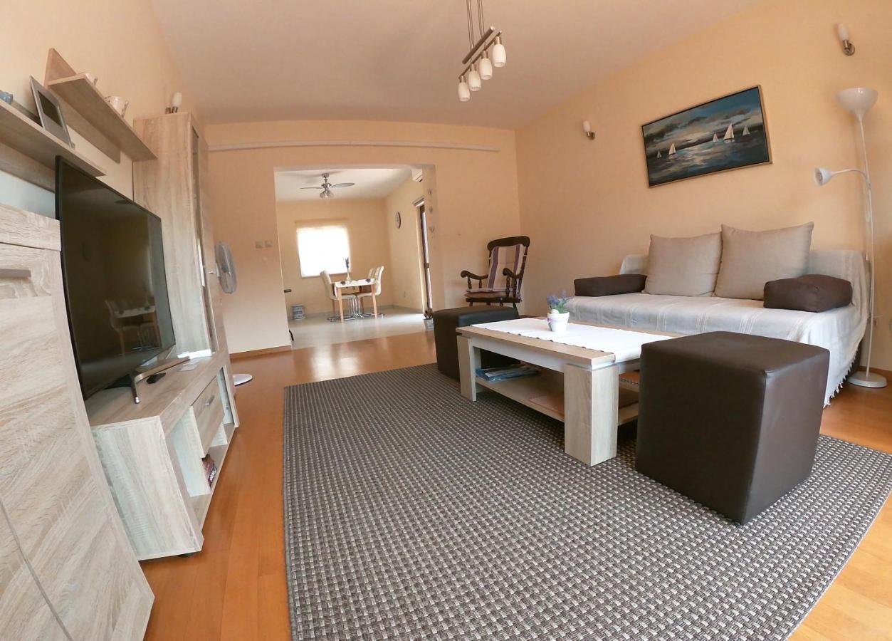 Apartmani Roic Stari Grad  Luaran gambar