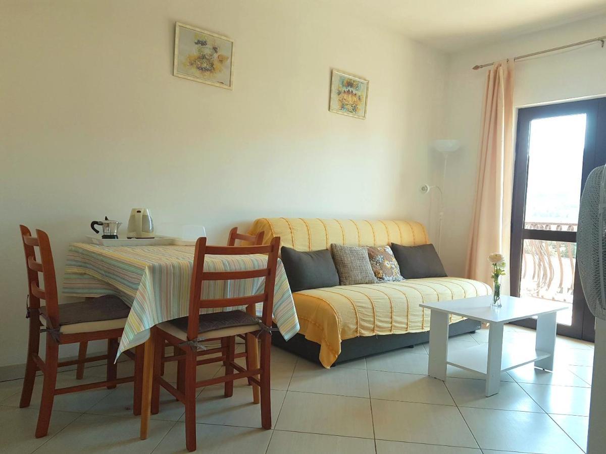 Apartmani Roic Stari Grad  Luaran gambar