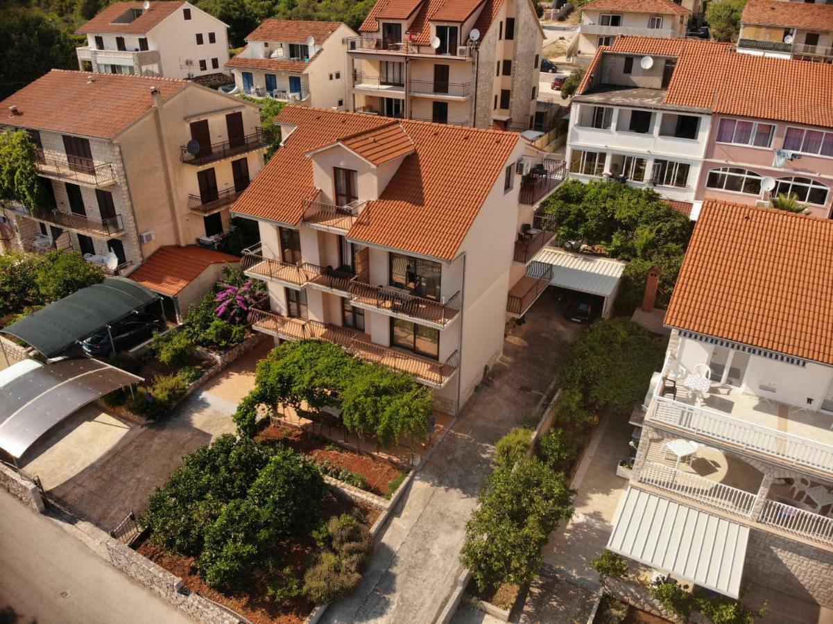 Apartmani Roic Stari Grad  Luaran gambar